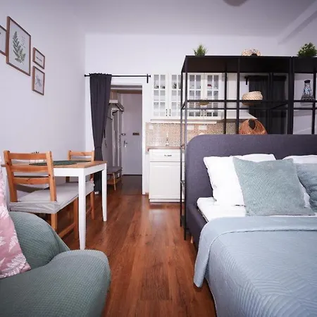 Urban - Style Meets Comfort