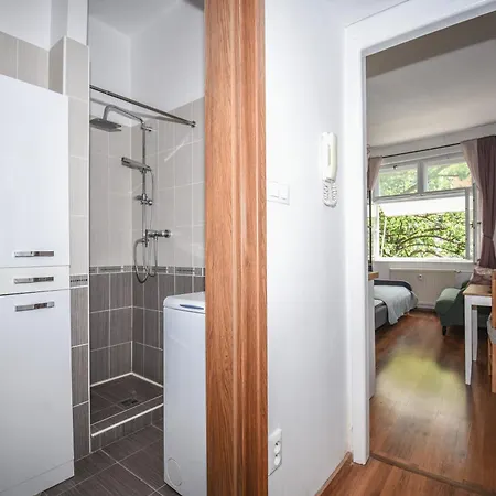 Apartment Urban - Style Meets Comfort